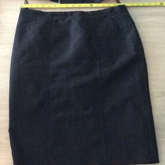 Laurel by Escada Black Set - Picture 11 of 16